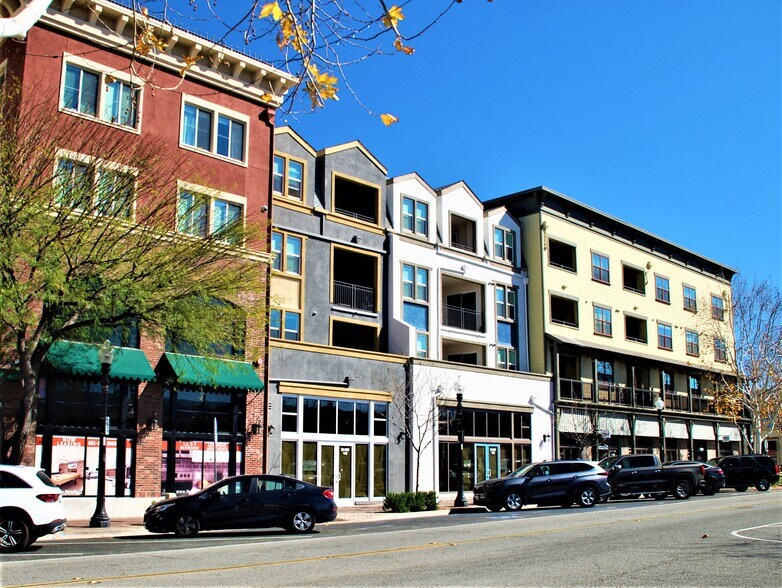 More Photos Of 24450 Main St, Newhall Unknown For Lease