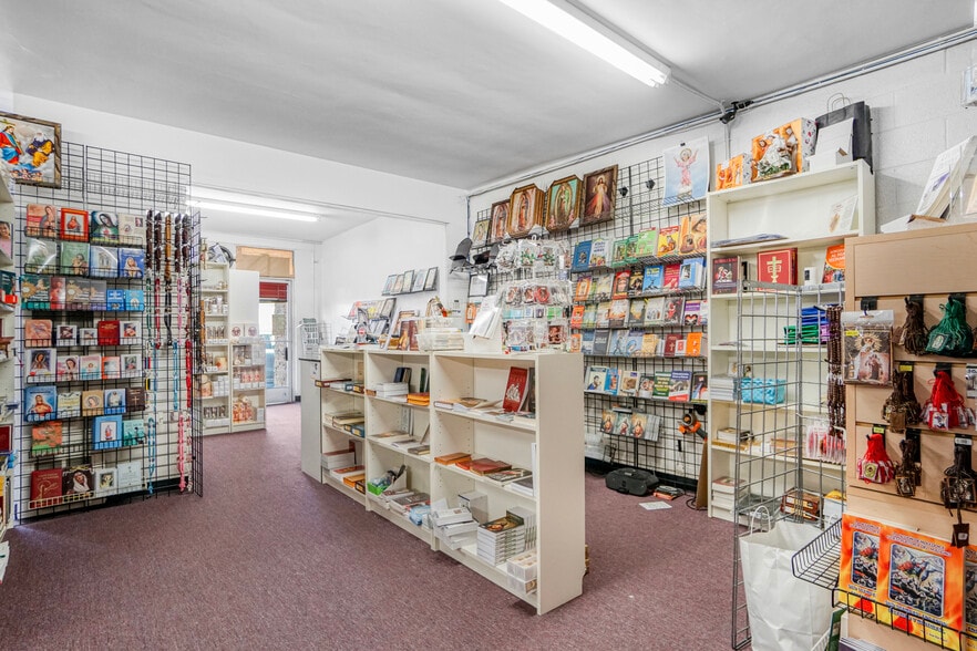 More Photos Of 21512-21516 Norwalk Blvd, Hawaiian Gardens General Retail For Sale