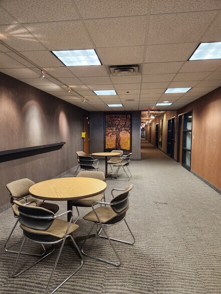 More Photos Of 125-175 Jackson Ave N, Hopkins Light Distribution For Lease