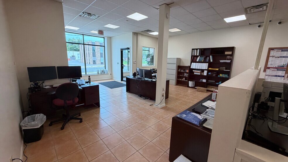 More Photos Of 480 Memorial Pky, Phillipsburg Flex For Lease