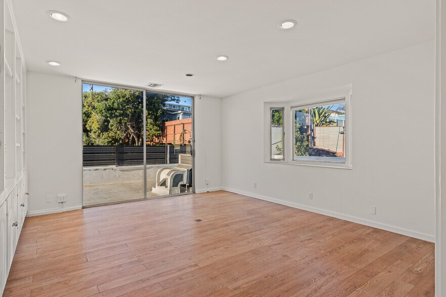 More Photos Of 2951-2953 Lincoln Blvd, Santa Monica Loft Creative Space For Sale