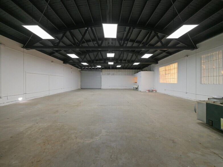 More Photos Of 2215 Randolph St, Huntington Park Manufacturing For Sale