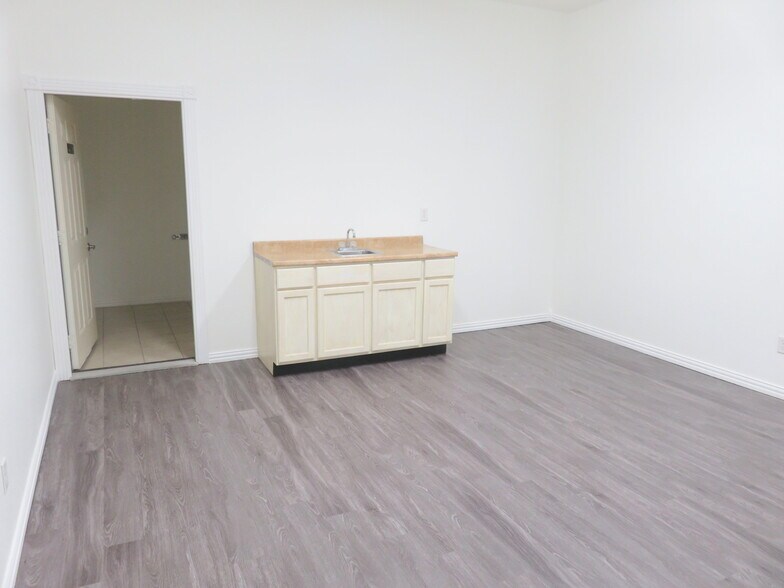 More Photos Of 2915 Greenlee Park Trl, Weatherford Warehouse For Sale
