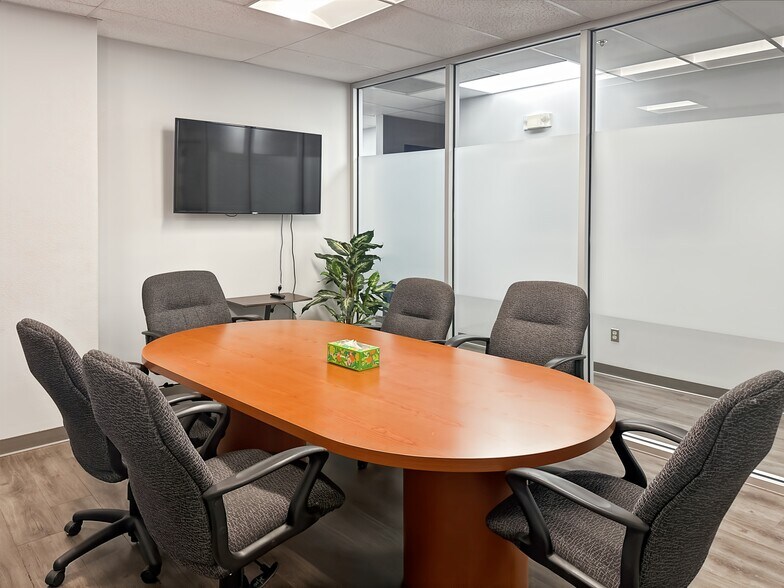 Primary Photo Of 6300 Riverside Plaza Ln NW, Albuquerque Coworking Space