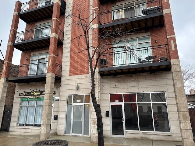 More Photos Of 5642 N Broadway St, Chicago Apartments For Lease