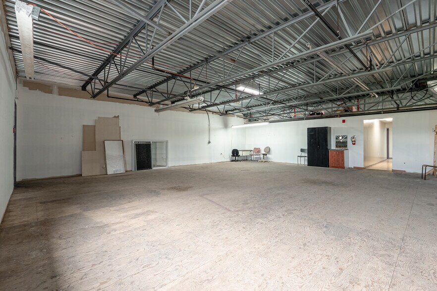More Photos Of 60 Rue Sheard, Coaticook Industrial For Sale