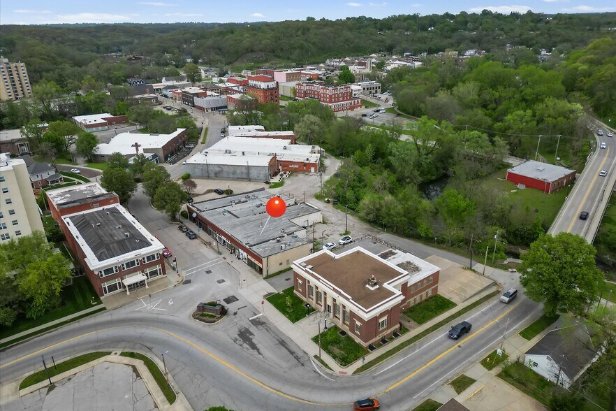 More Photos Of 453-463 S Thompson Ave, Excelsior Springs Storefront Retail Office For Sale