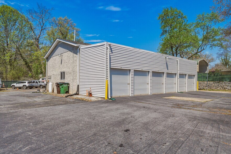 More Photos Of 130 Oakland Hill Dr, Etowah Warehouse For Sale