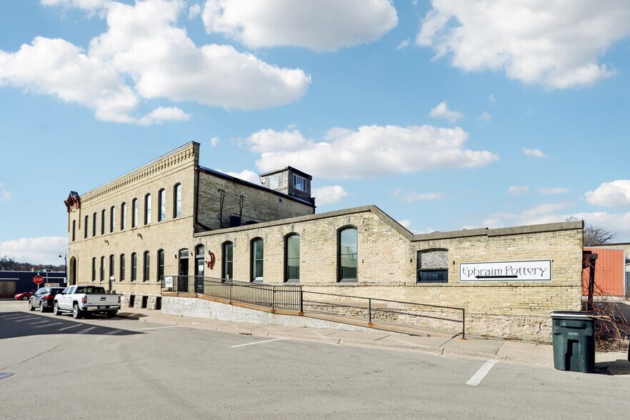 More Photos Of 101 Church St, Lake Mills Loft Creative Space For Sale