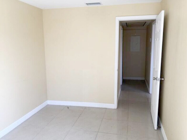 More Photos Of 1800-1812 SW 7th Ave, Pompano Beach Warehouse For Sale