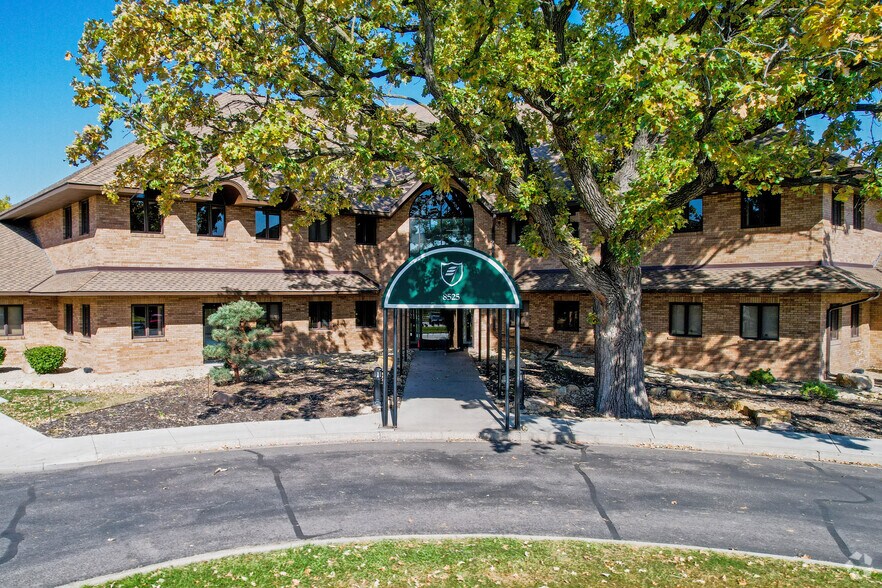 More Photos Of 8525 Edinbrook Xing, Minneapolis Office For Lease