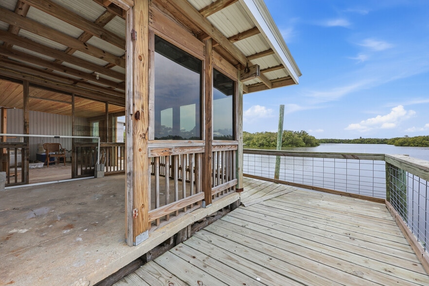 More Photos Of 505 3rd St, Cedar Key Restaurant For Sale