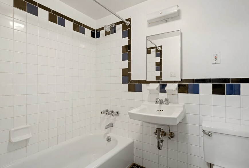 More Photos Of 10 Fort Greene Plz, Brooklyn Apartments For Sale