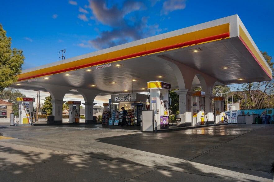 Primary Photo Of 2500 W Magnolia Blvd, Burbank Service Station For Sale
