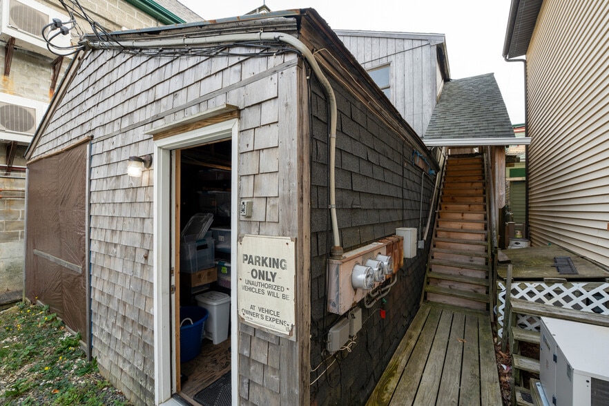 More Photos Of 19 Cottage St, Bar Harbor Storefront For Sale