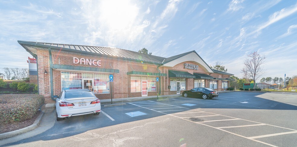 More Photos Of 45 Old Peachtree Rd NW, Suwanee Unknown For Lease