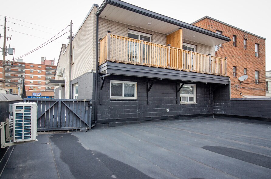 More Photos Of 3263 Lake Shore Blvd W, Toronto Dormitory For Sale