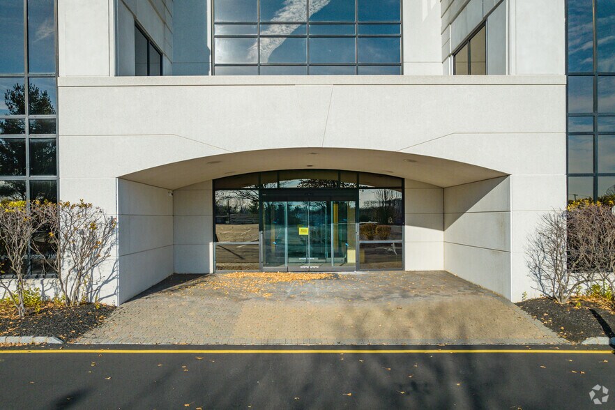 More Photos Of 11 Waterview Blvd, Parsippany Office For Sale