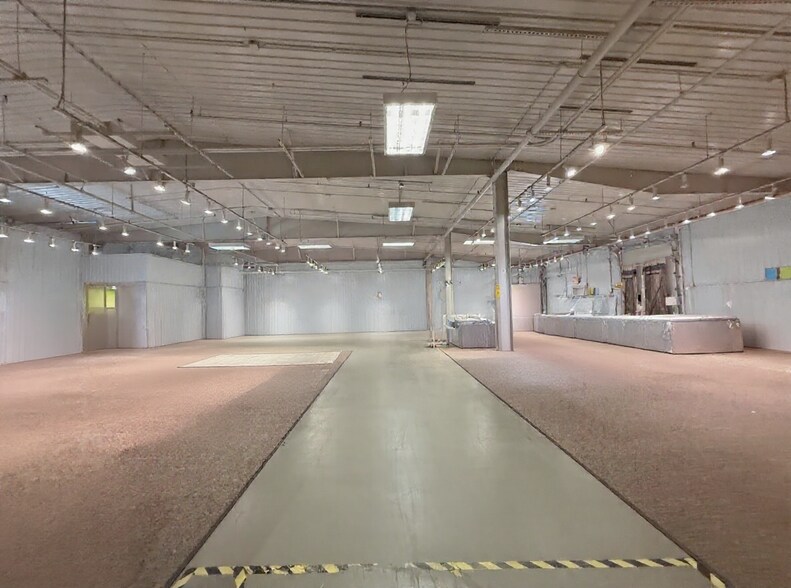 More Photos Of 105 Gallery Ln, Morristown General Retail For Lease