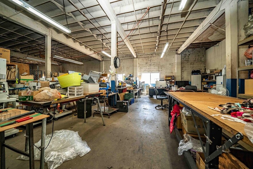 More Photos Of 4383 Fruitland Ave, Vernon Manufacturing For Sale