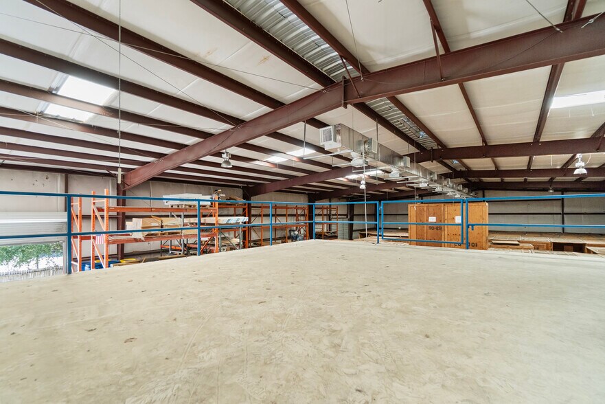 More Photos Of 6568 Babcock Rd, San Antonio Flex For Sale