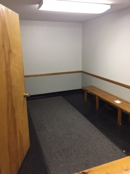 More Photos Of 1910 Washington Valley Rd, Martinsville Storefront Retail Office For Sale