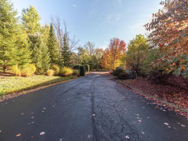 More Photos Of 10 Timberview Ln, Russell Medical For Sale