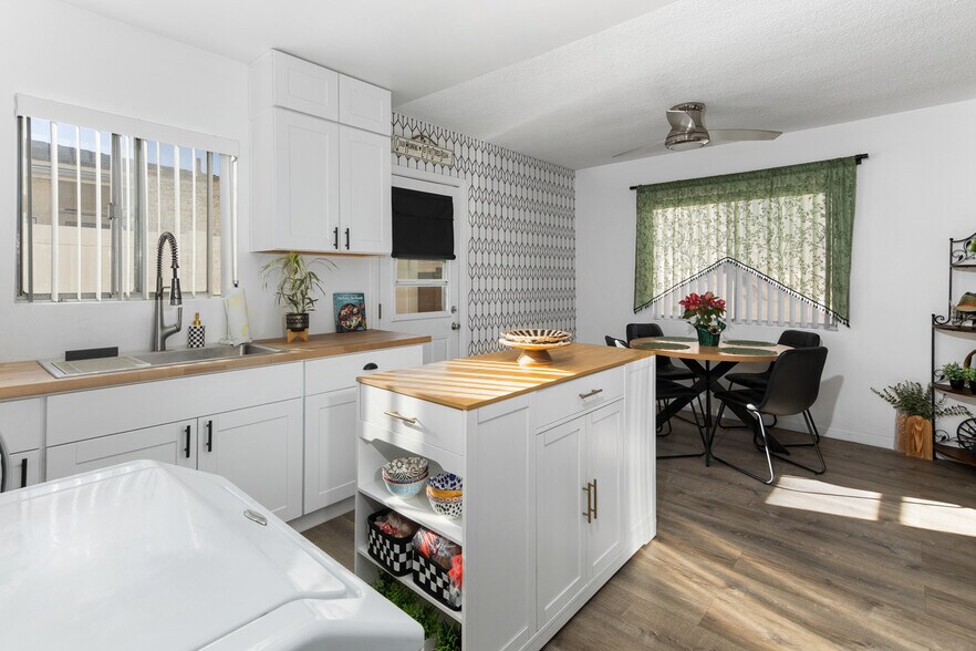 More Photos Of 8620-8624 Watson St, Cypress Apartments For Sale