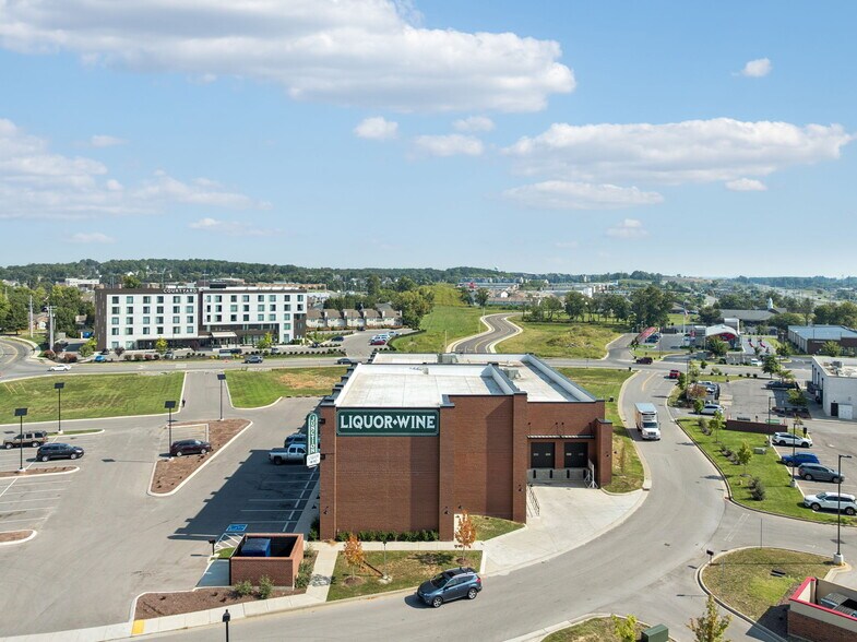 More Photos Of 401 Chaney Rd, Smyrna Supermarket For Sale