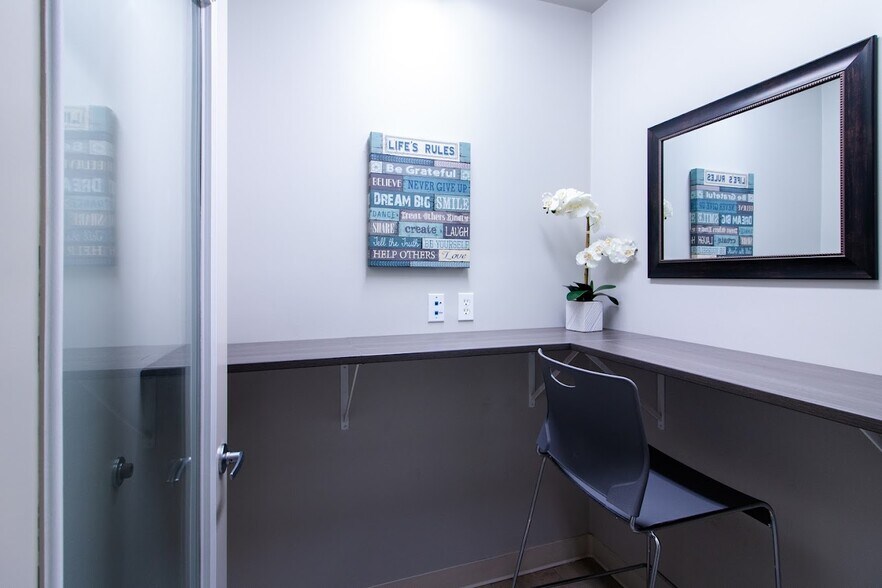 More Photos Of 2711 McHenry Ave, Modesto Bank For Lease