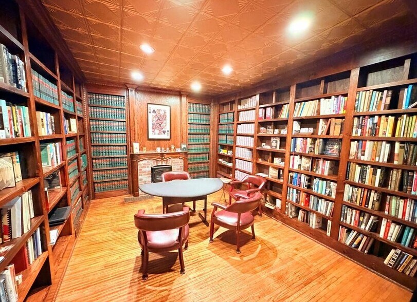 More Photos Of 158 Lake St, Hamburg General Retail For Sale