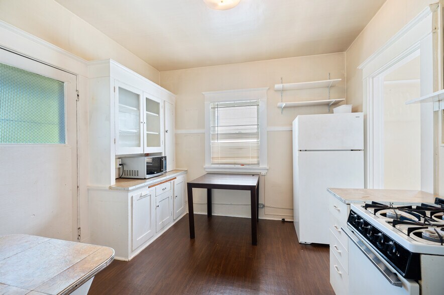 More Photos Of 800-810 Harrison St, Seattle Apartments For Sale