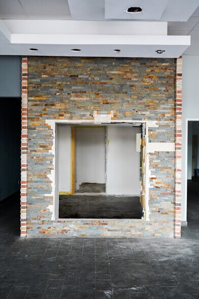 More Photos Of 2801 W University Dr, Edinburg Storefront For Sale