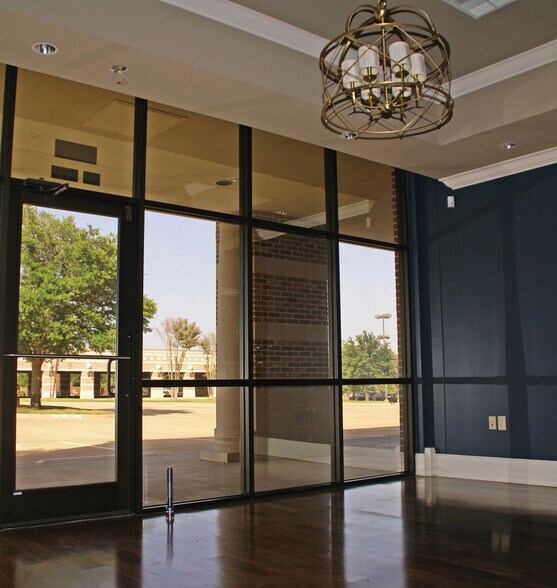 More Photos Of 1630 Briarcrest Dr, Bryan Unknown For Lease