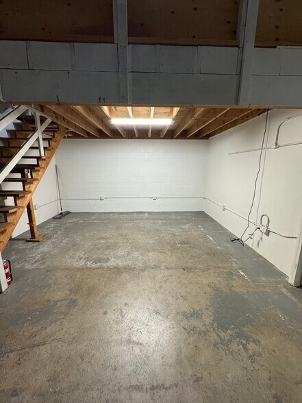 More Photos Of 1206 S Amphlett Blvd, San Mateo Warehouse For Lease