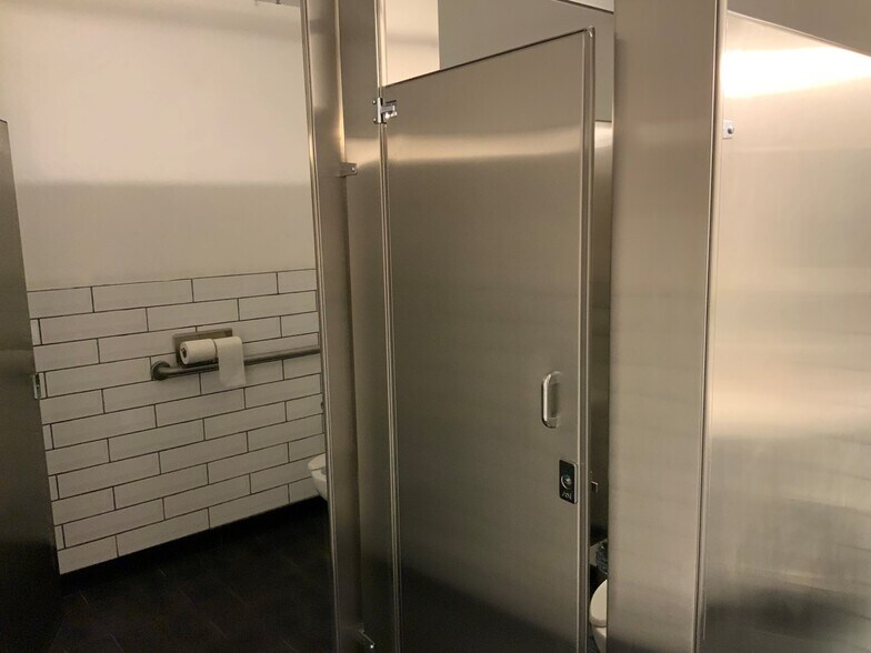 More Photos Of 5538 N 7th St, Phoenix Restaurant For Lease