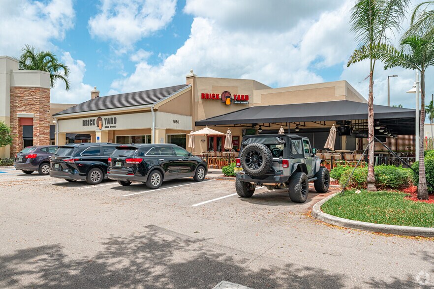 More Photos Of 7050-7070 W Palmetto Park Rd, Boca Raton General Retail For Lease