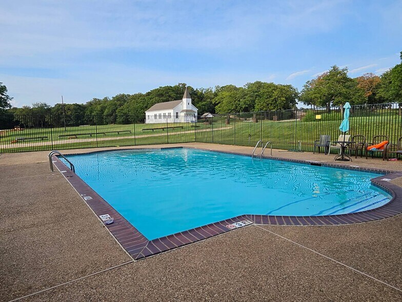More Photos Of 8484 S FM 372, Gainesville Lodge Meeting Hall For Sale