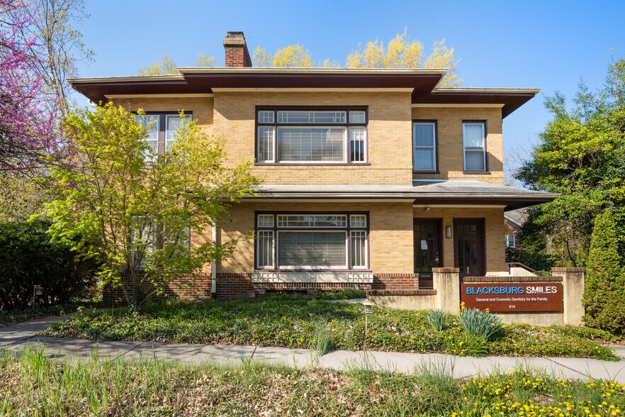 Primary Photo Of 614 S Main St, Blacksburg Medical For Sale