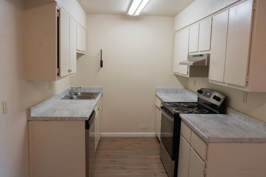 More Photos Of 1491-1499 Bellevue Rd, Atwater Apartments For Sale