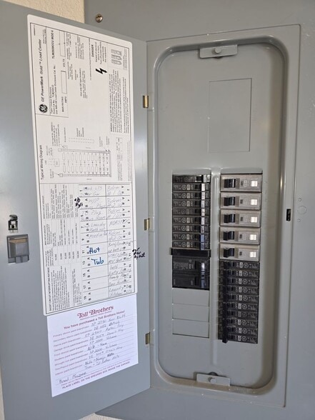 More Photos Of 1055 Industrial Way, Sparks Light Distribution For Lease