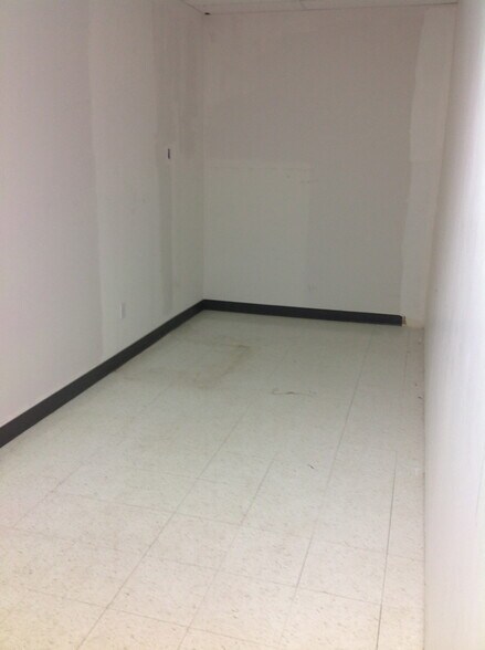 More Photos Of 500 S Arthur Ave, Louisville Research And Development For Sale