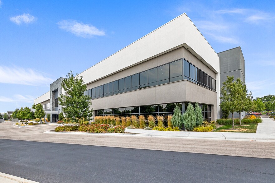 More Photos Of 3015 E Goldstone Dr, Meridian Medical For Lease