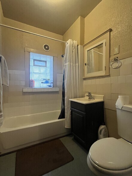 More Photos Of 10212-10214 S King Dr, Chicago Apartments For Sale