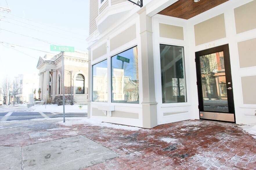 More Photos Of 104 Main St, Amesbury Storefront Retail Residential For Sale