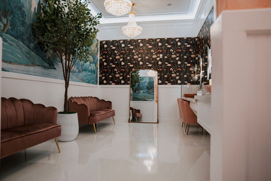 More Photos Of 285 Liberty St, Salem Storefront Retail Office For Lease