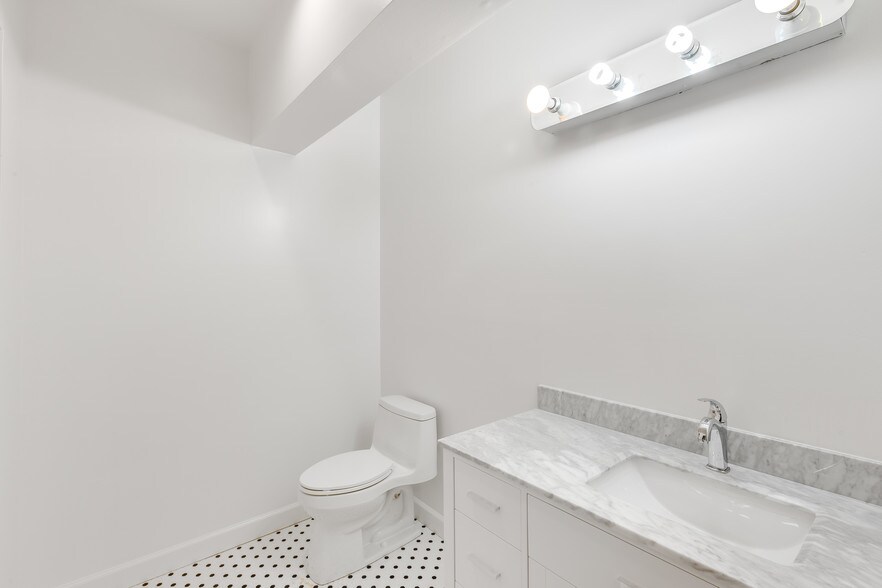 More Photos Of 3415 Cesar Chavez, San Francisco Medical For Sale