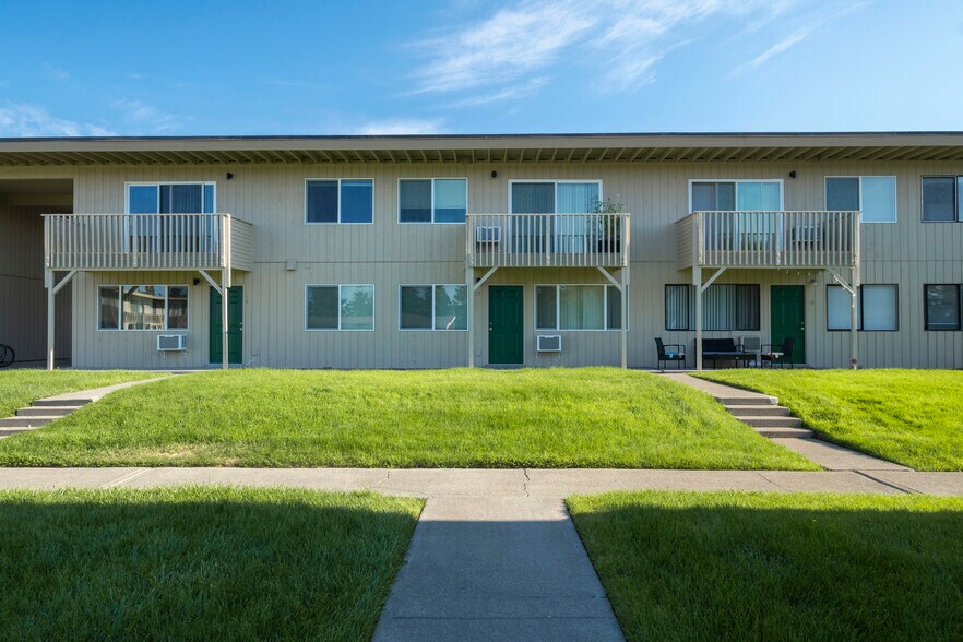 More Photos Of 925 E 18th Ave, Ellensburg Apartments For Sale