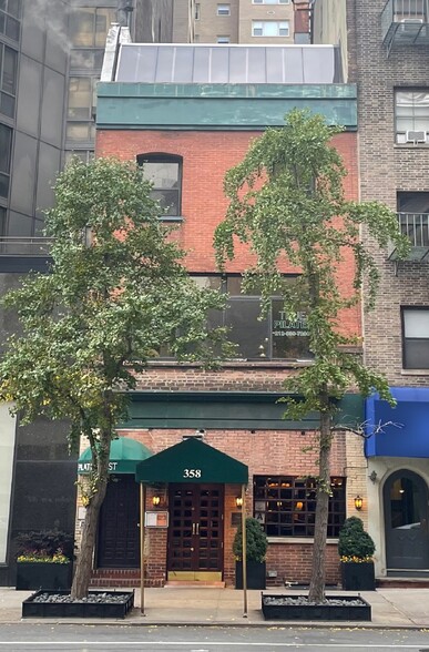 Primary Photo Of 358 E 57th St, New York Restaurant For Lease