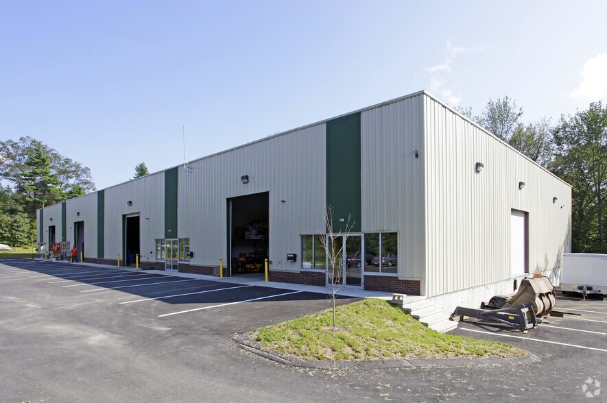 More Photos Of 147 Revolutionary Dr, East Taunton Warehouse For Lease